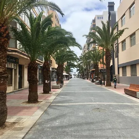 Apartamento Muy Cerca De La Playa Apartment *